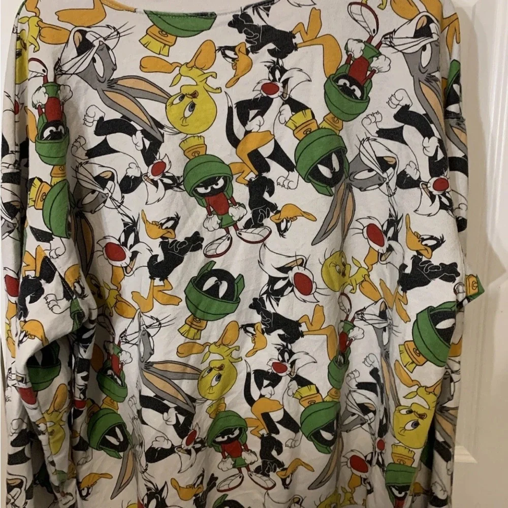 Warner Bros. Looney Tunes mens sz‎ XL 15-17 White and Black Sweatshirt all over